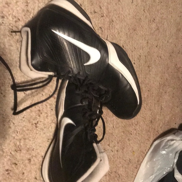 Nike basketball shoes - Picture 3 of 3